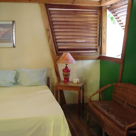 Hotel Whistling Bird Negril Exterior foto