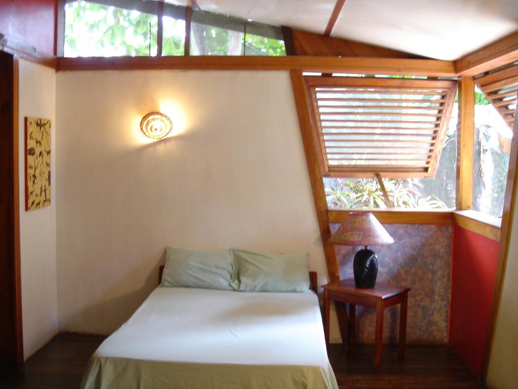 Hotel Whistling Bird Negril Exterior foto
